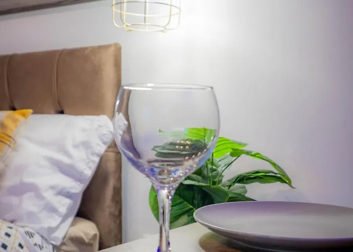 Luxury - Free Parking - Great Location Apartament *