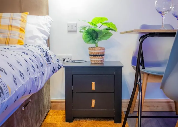 Luxury - Free Parking - Great Location