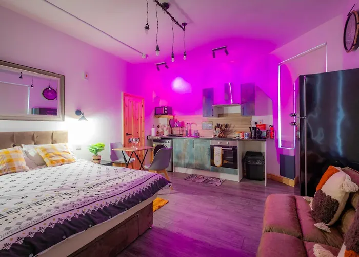 Luxury - Free Parking - Great Location Apartament