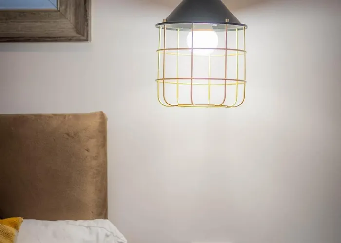 Luxury - Free Parking - Great Location