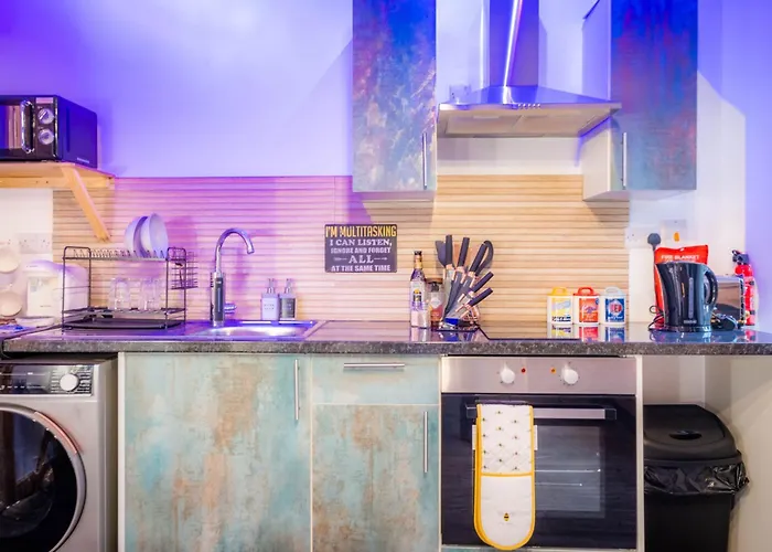 Luxury - Free Parking - Great Location *