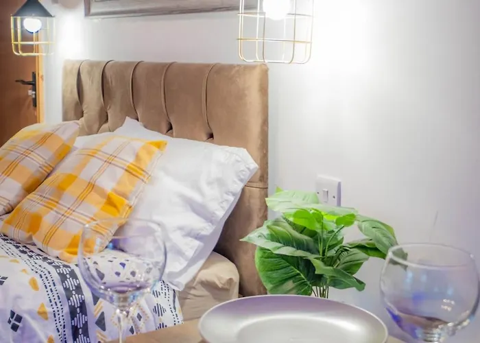 Luxury - Free Parking - Great Location Лідс