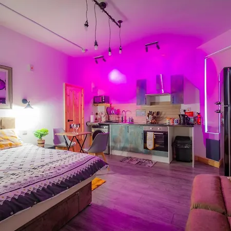 Luxury - Free Parking - Great Location Appartamento